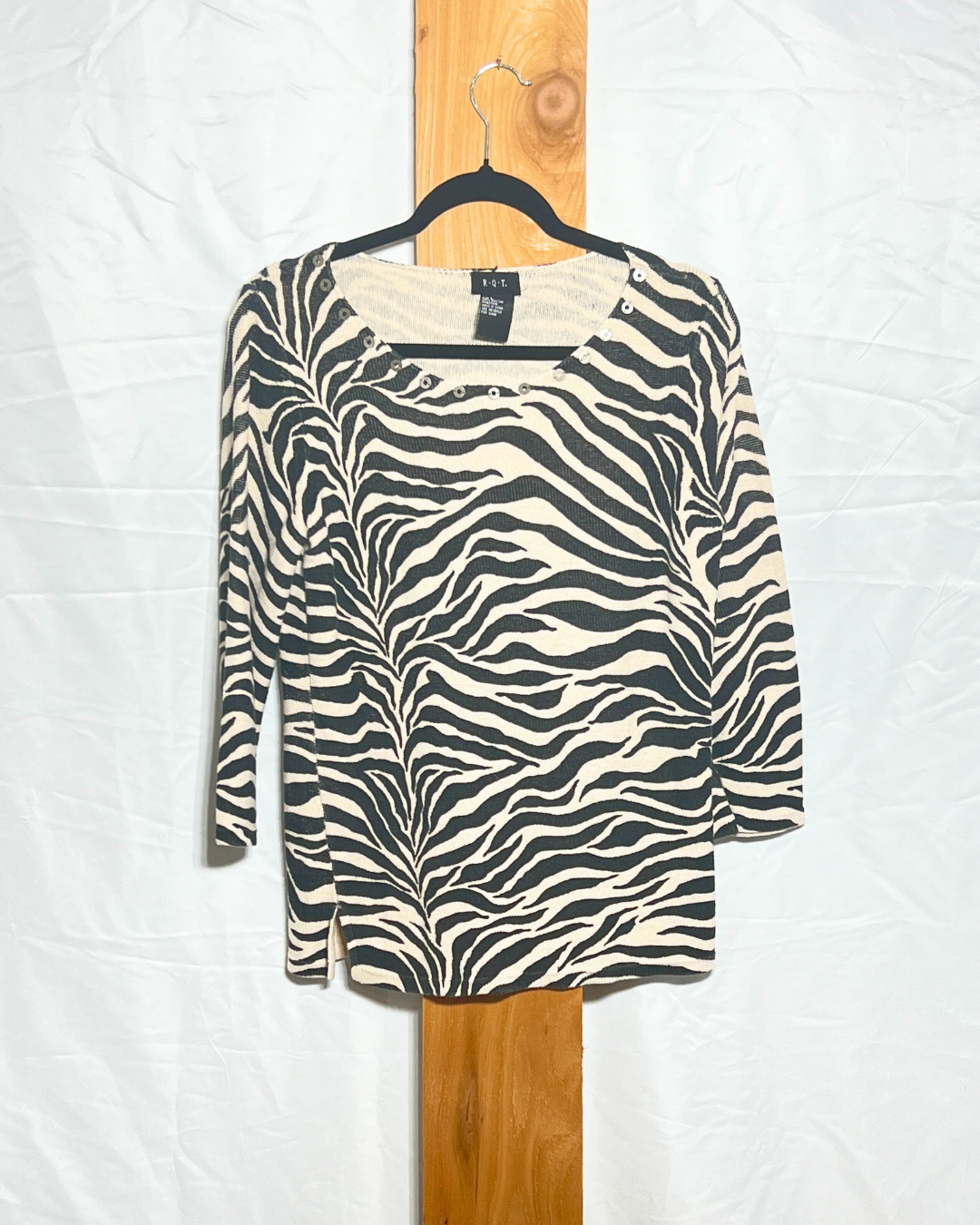 Zebra Print Long Sleeve Knit Top / Large