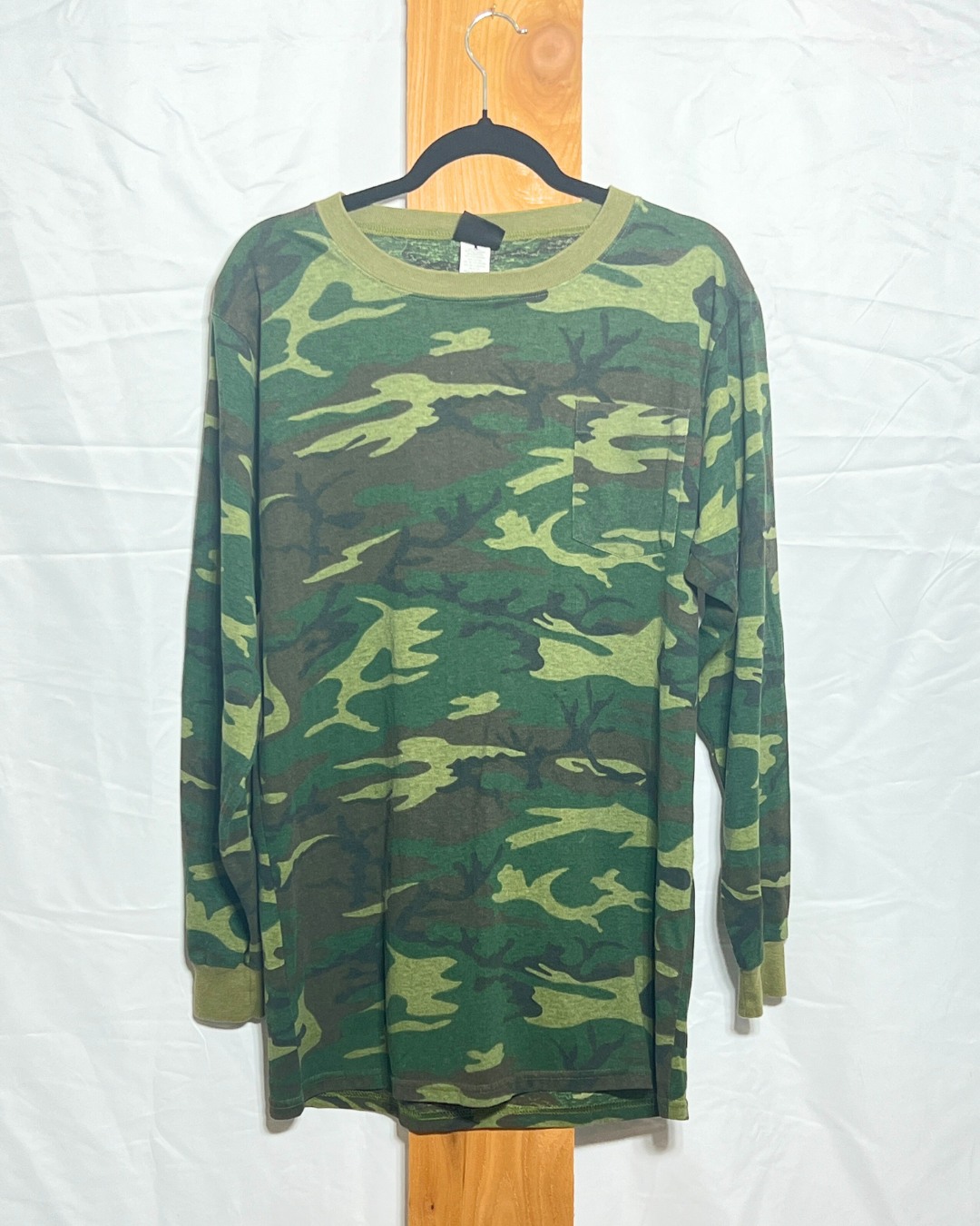 Classic Camo Long Sleeve Pocket Tee / Large
