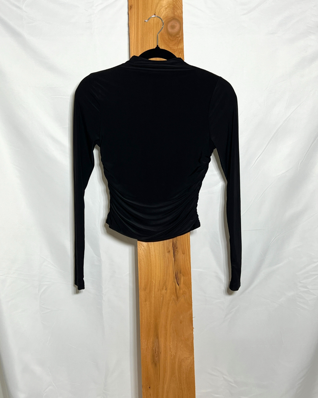 Black Long-Sleeve Ruched Back Top / Small