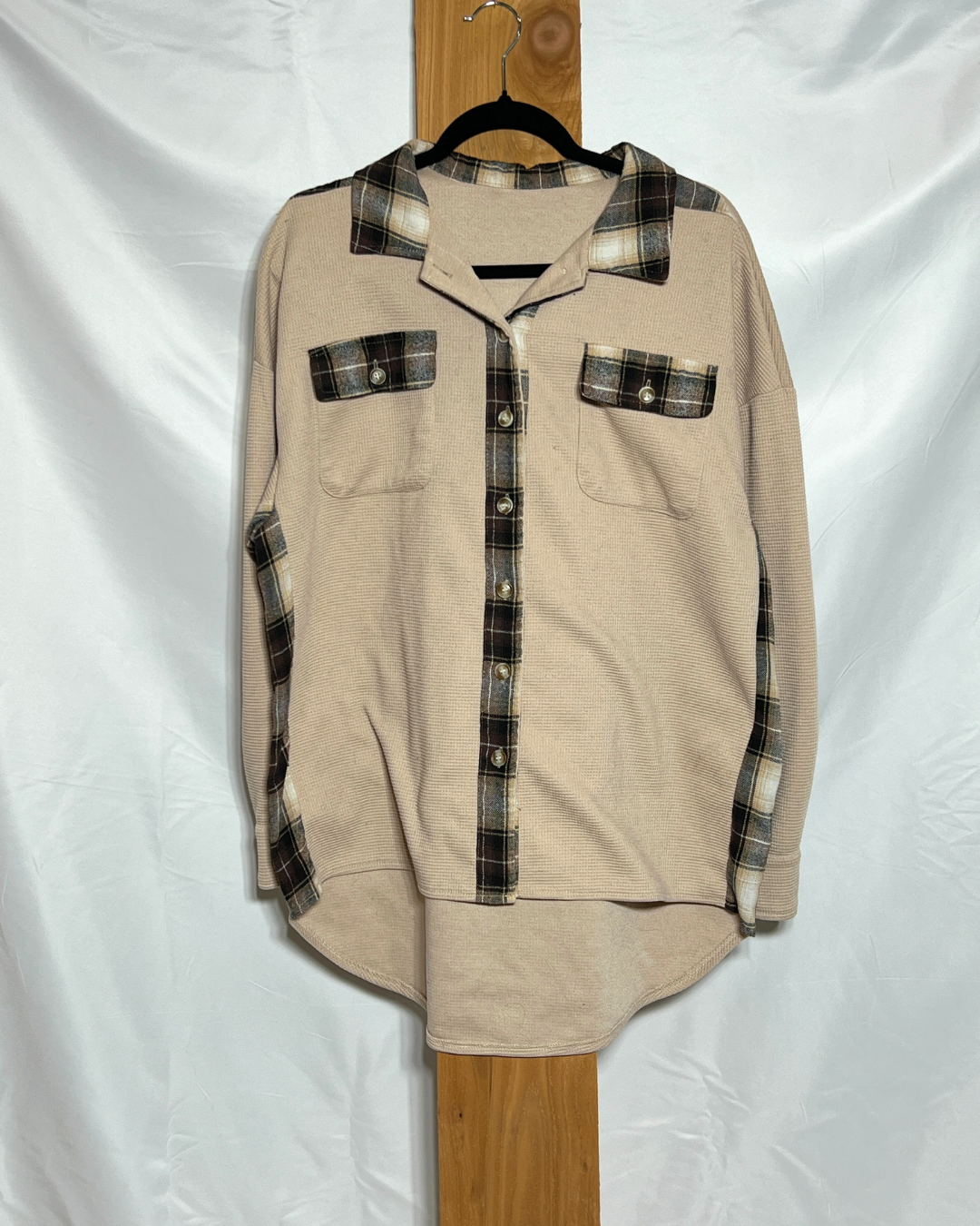 Plaid-Trim Waffle Knit Button-Up Top / XL